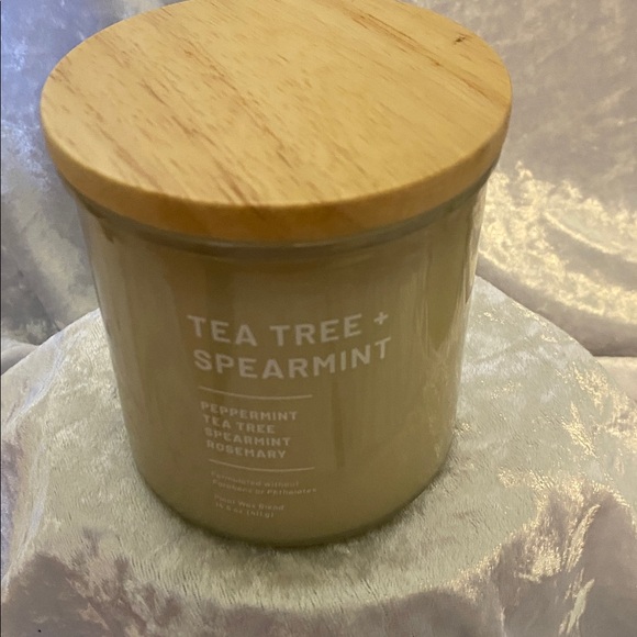 Threshold, Tea Tree + Spearmint Candle - Picture 2 of 5